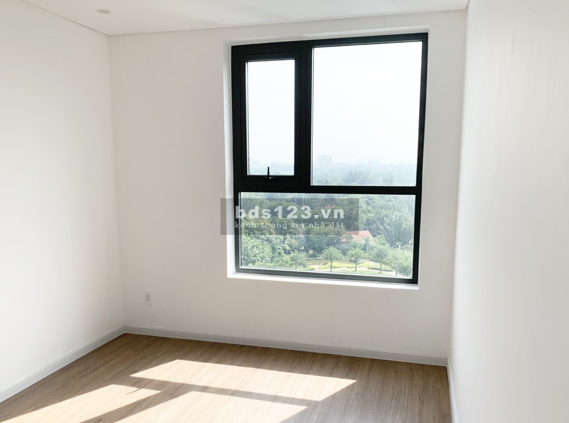 Cần tiền gấp bán căn 2pn, view công viên và hồ bơi giá rẻ