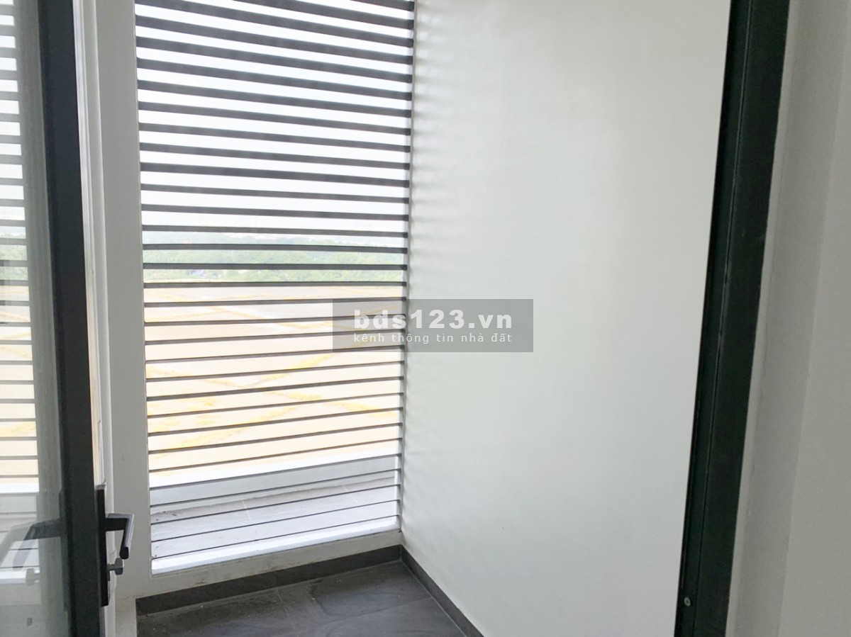 Cần tiền gấp bán căn 2pn, view công viên và hồ bơi giá rẻ