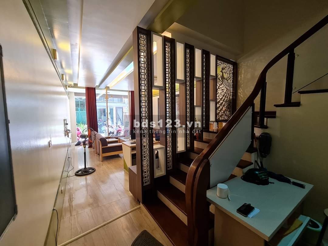Bán nhà phân lô Nguyễn Sơn, Long Biên,dt 78m2 5 tầng mt 4.3 nhỉnh 14 tỷ lh 0904 217 831