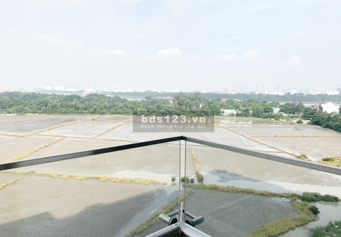 Cần tiền gấp bán căn 2pn, view công viên và hồ bơi giá rẻ
