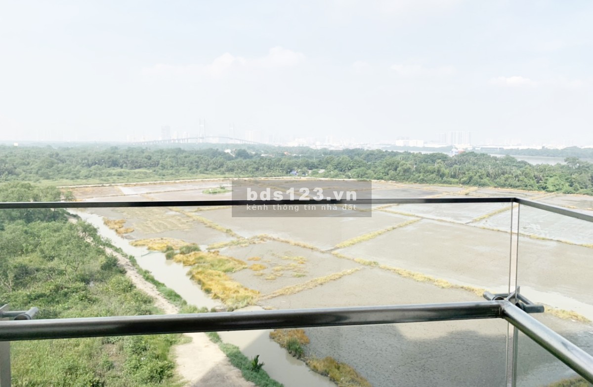Cần tiền gấp bán căn 2pn, view công viên và hồ bơi giá rẻ