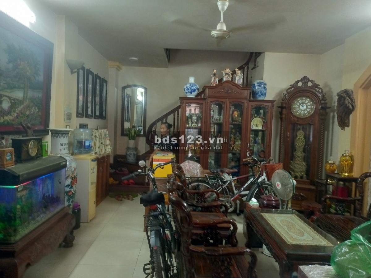 Bán nhà mặt phố gần Doãn Kế Thiện DT 48m², MT 4,7m x 5 tầng giá 15.2 tỷ
