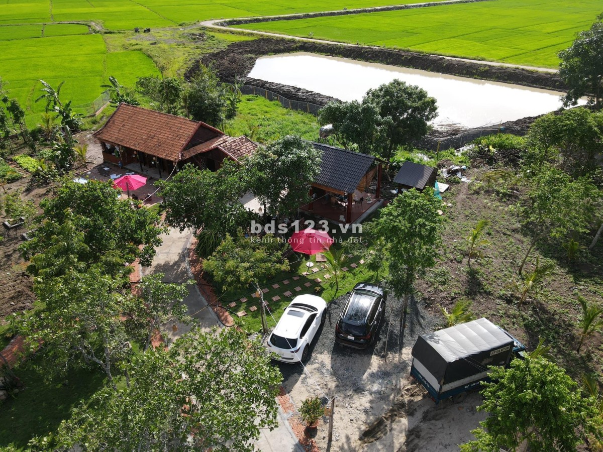 Nhà vườn 3,6 sào thổ cư diện tích sử dụng 400m2 giá 2 Tỷ 650 Triệu