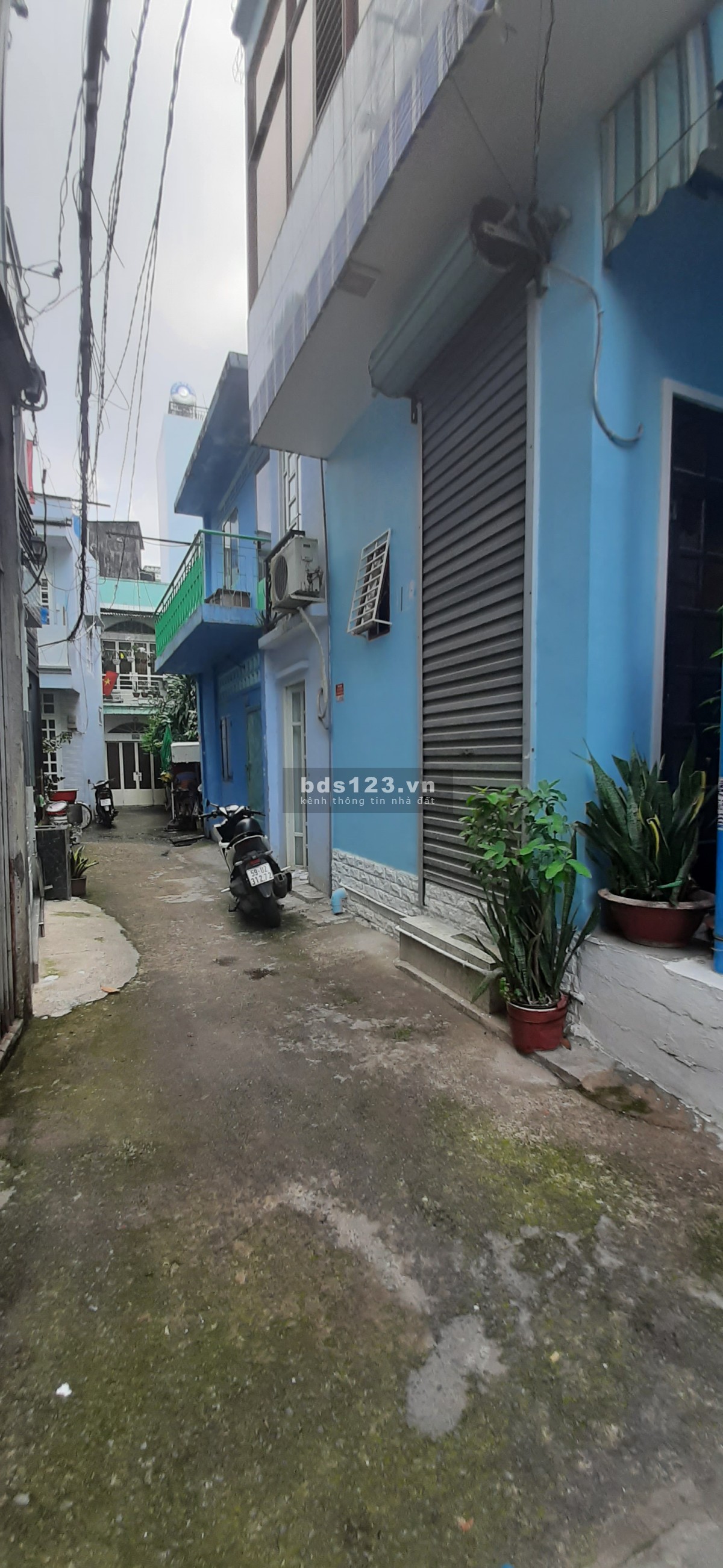 Cho thuê nhà cách chợ nhỏ Phan Tây Hồ 10m, hẻm thông giá thương lượng