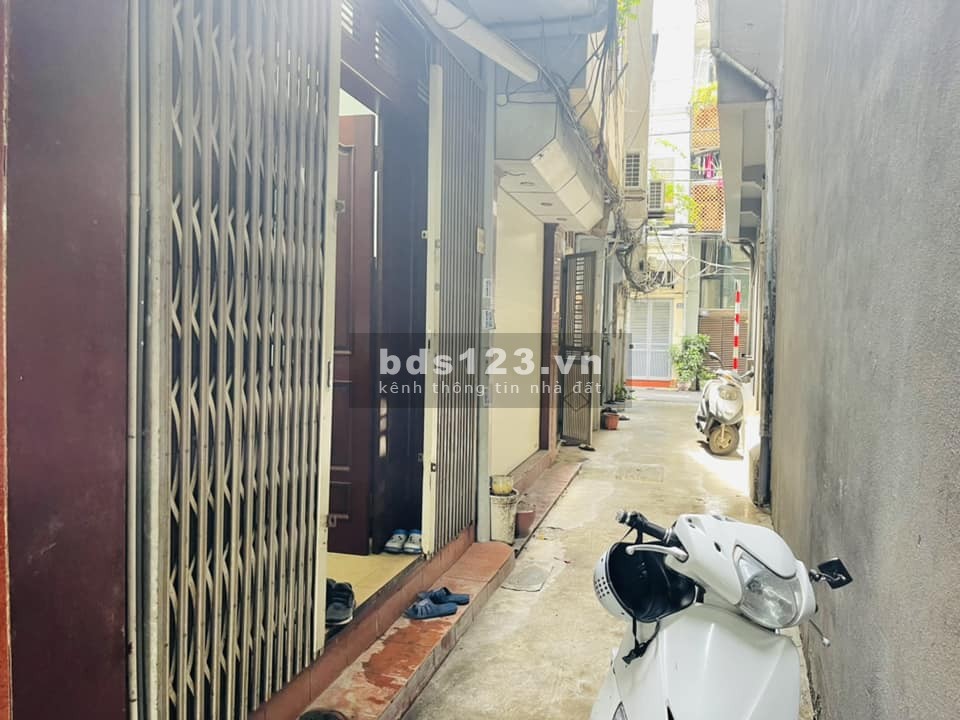 Bán nhà nhỉnh 3 tỷ nhà Đặng Thai Mai, khu Vip Tây Hồ, giá tốt