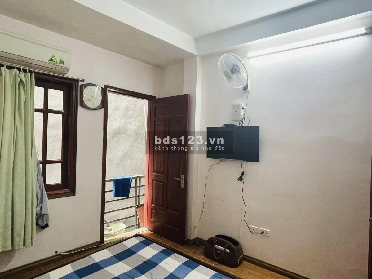 Bán nhà nhỉnh 3 tỷ nhà Đặng Thai Mai, khu Vip Tây Hồ, giá tốt