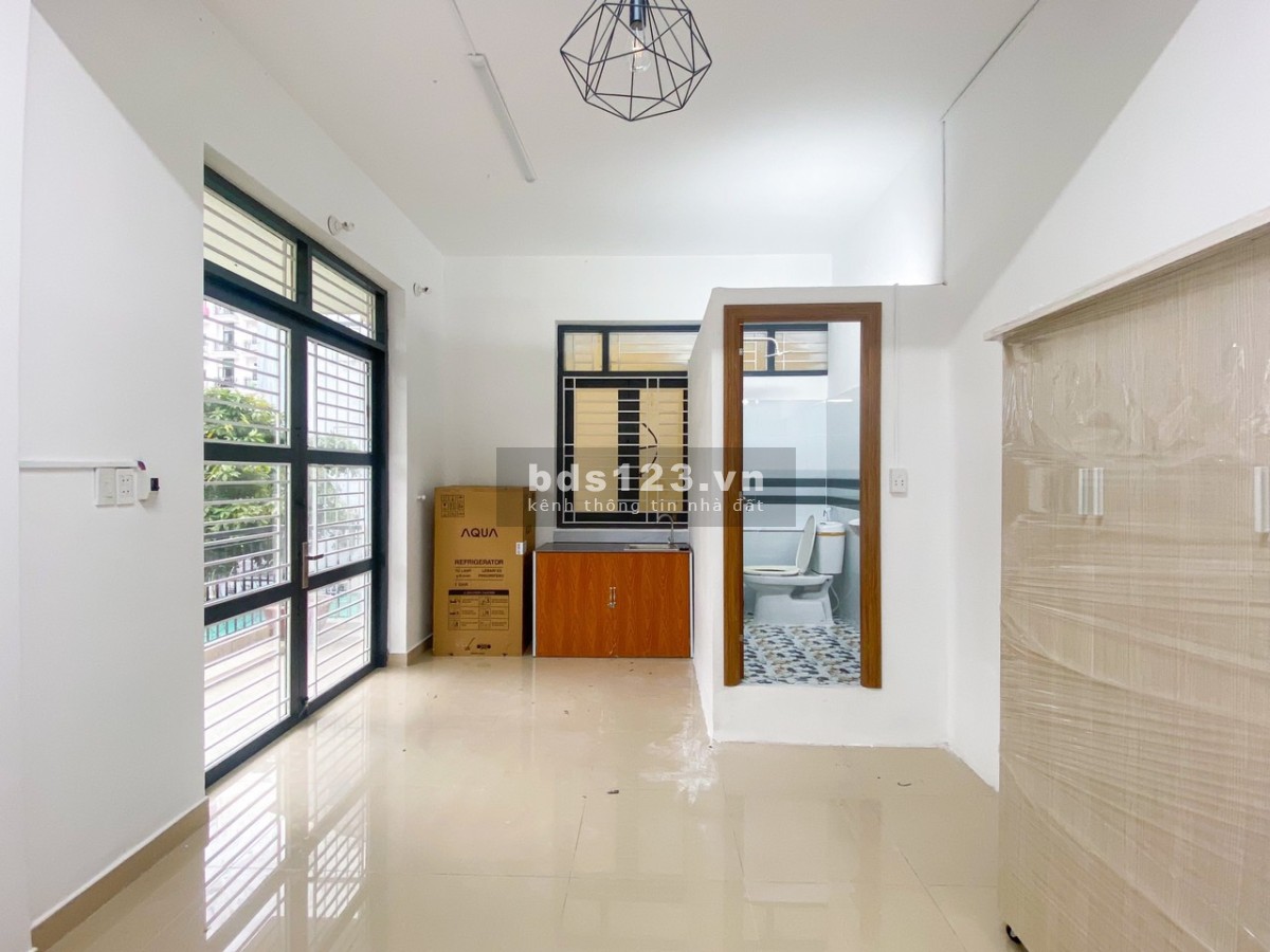 Cho thuê phòng STUDIO ban công rộng giờ giấc tự do