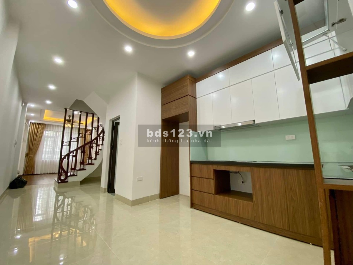 Bán nhà phân lô ô tô tránh Lâm Hạ Long Biên, dt 45m2, 5 tầng giá 9.5 tỷ 0904217831
