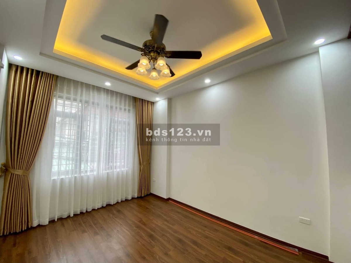 Bán nhà phân lô ô tô tránh Lâm Hạ Long Biên, dt 45m2, 5 tầng giá 9.5 tỷ 0904217831