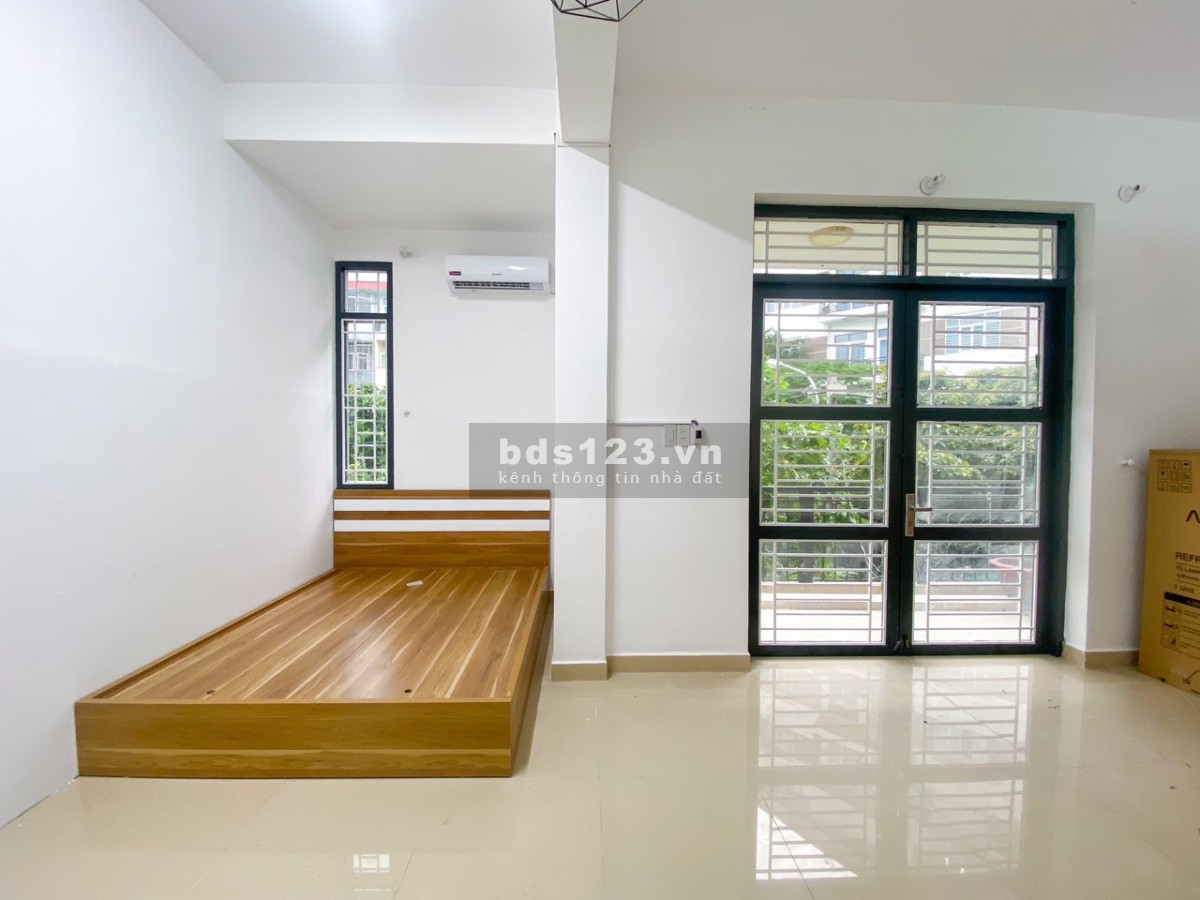 Cho thuê phòng STUDIO ban công rộng giờ giấc tự do