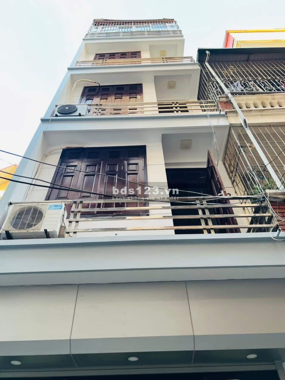 Bán nhà Võng Thị Tây Hồ, ô tô tránh ngõ thông thoang, dt 45m 5 tầng nhỉnh 9tỷ lh 0904217831