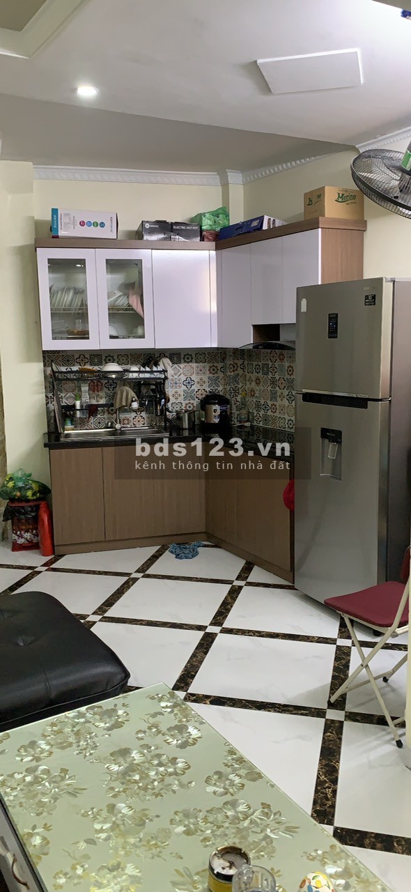 Gia đình cần bán nhà 151/75/1C Nguyễn Đức Cảnh 40m2 5 tầng giá 2,95 tỷ