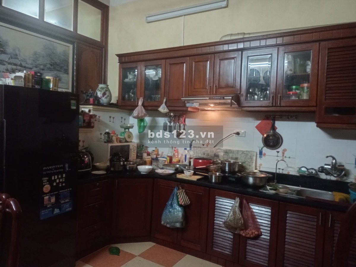 Bán nhà mặt phố gần Doãn Kế Thiện DT 48m², MT 4,7m x 5 tầng giá 15.2 tỷ