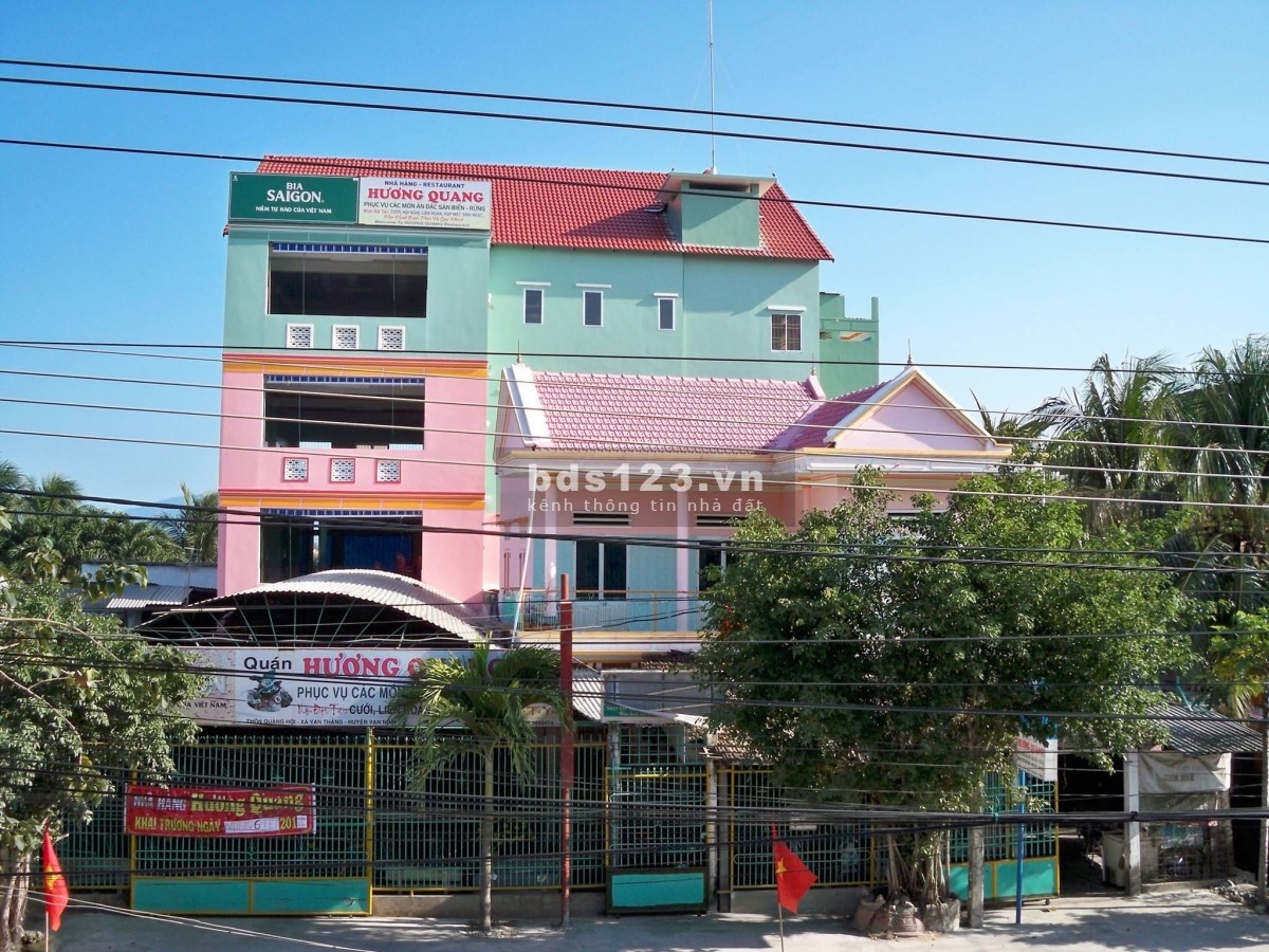 Cho thuê mặt bằng rộng trên 2000m2 ngay trung tâm huyện