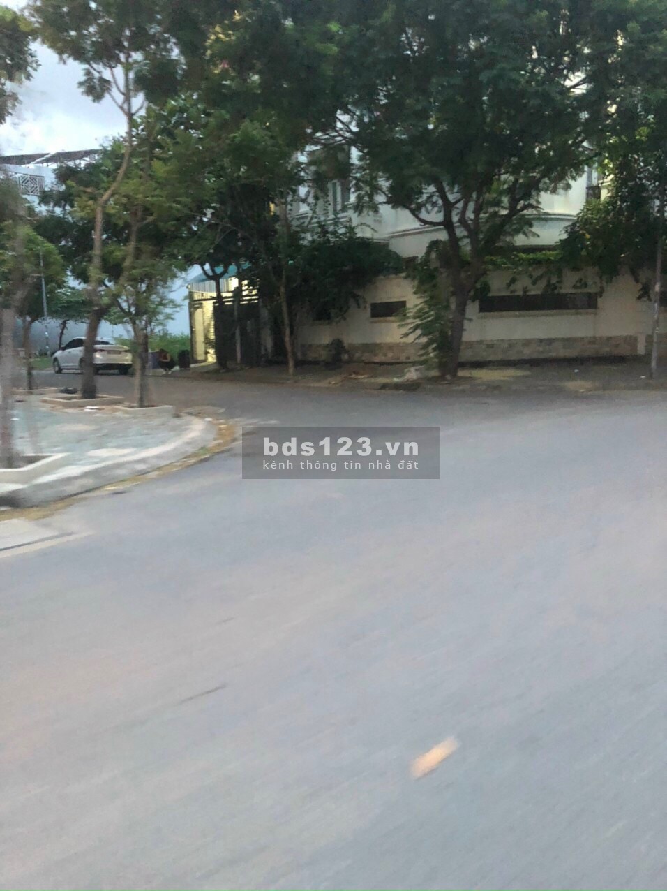 Bán khu trọ Phạm Văn Đồng, 1000m2 full thổ cư, thu 500tr/tháng, đường oto, chủ chịu vay bank, 105tỷ