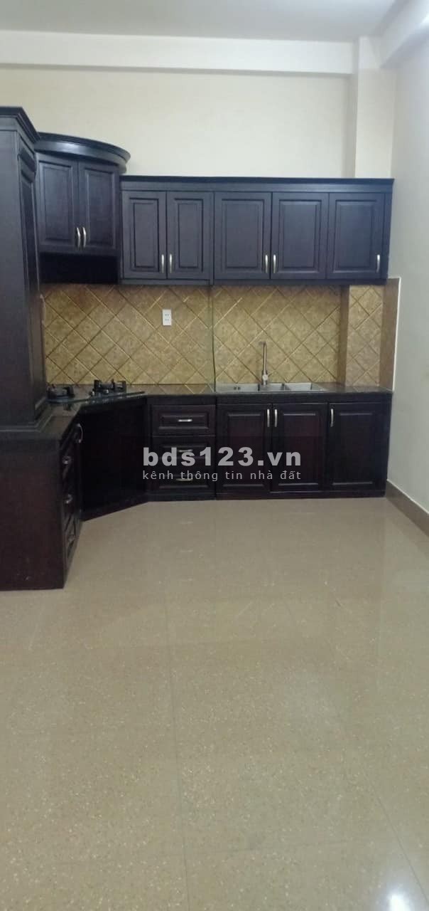 Bán nhà hẻm thông giữa Điện Biên Phủ và đường 3/2, kết cấu 3 tầng đúc, có sân thượng