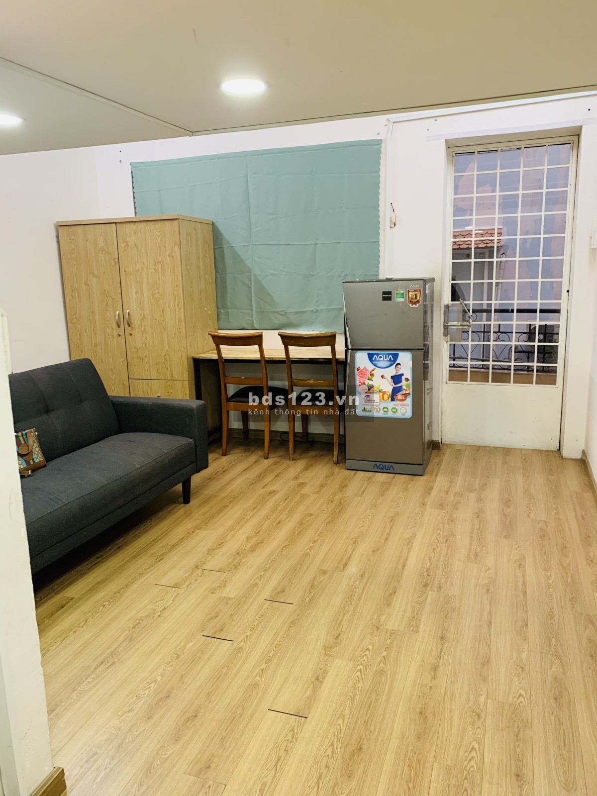 CHDV Giaỉ Phóng Tân Bình có gác & ban công chỉ 5 triệu 6/tháng