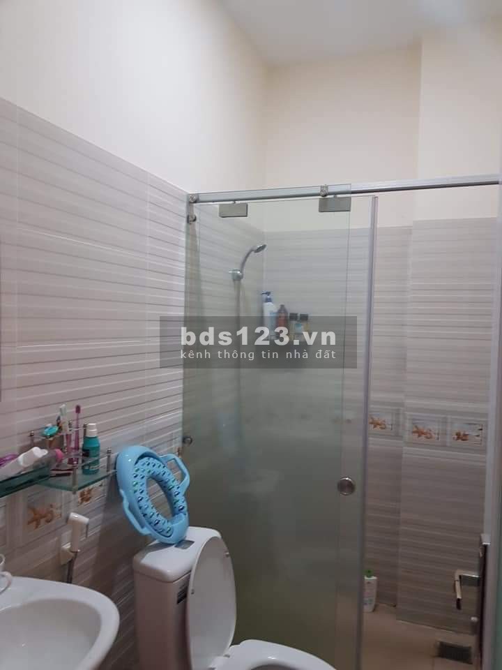 Nhà rộng rãi, đường Tân Hương xe hơi tránh nhau, giá chỉ 4.95 tỷ
