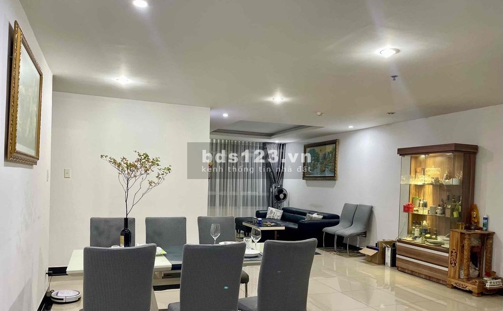 Tôi cần cho thuê căn hộ Samland Giai Việt Q8. 3 phòng ngủ full nội thất