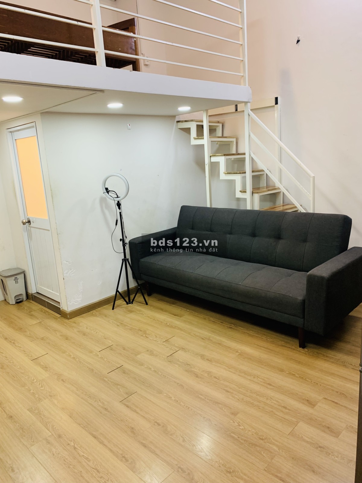 CHDV Giaỉ Phóng Tân Bình có gác & ban công chỉ 5 triệu 6/tháng