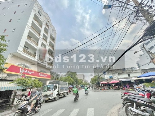 Bán gấp lô đất 404m² mặt tiền Lý Phục Man, P. Bình Thuận, Quận 7
