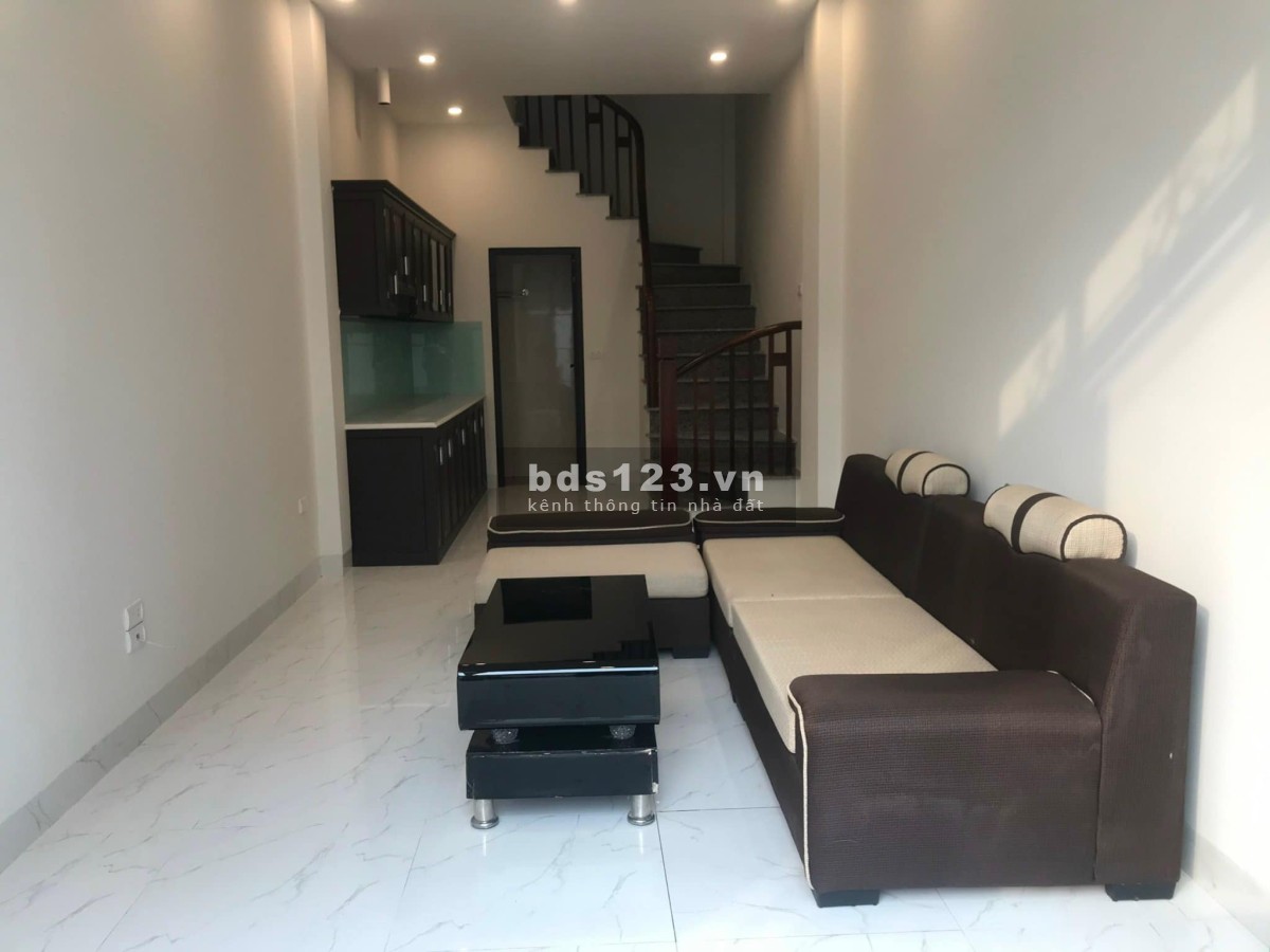 Bán nhà Ngọc Thuỵ, nhà mới xây 100%, giá 3,7 tỷ đồng nằm trong khu dân cư đông đúc