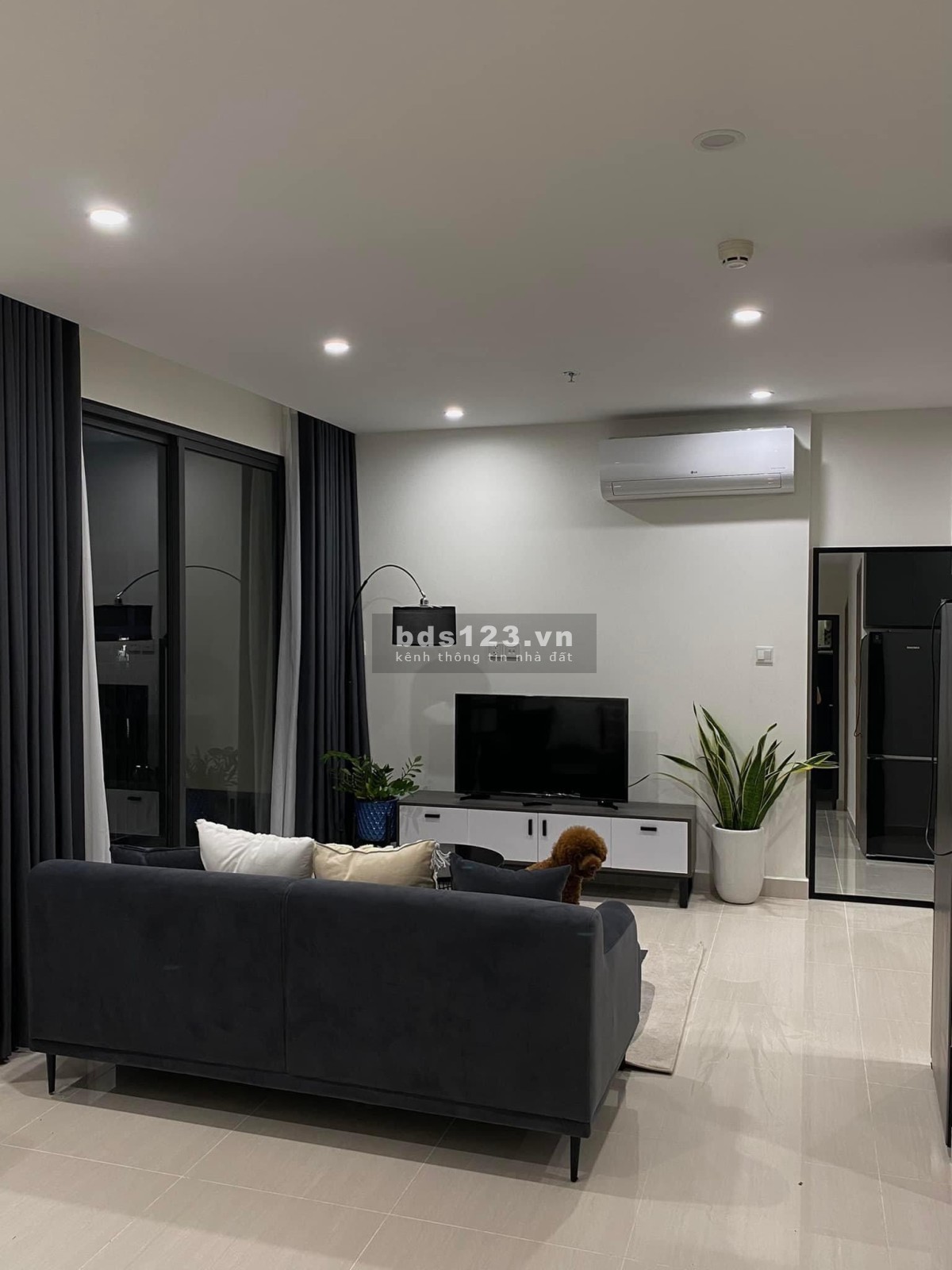 Cho thuê căn hộ chuẩn 5 sao vinhome 2PN+ đầy đủ nội thất - Mới 100%