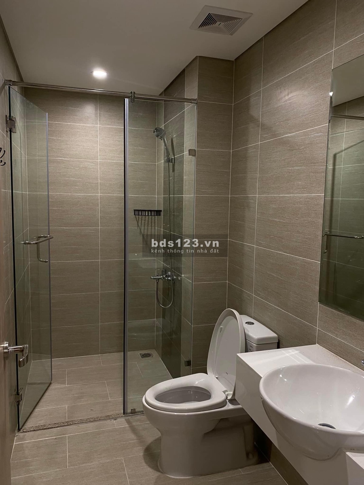 Cho thuê căn hộ chuẩn 5 sao vinhome 2PN+ đầy đủ nội thất - Mới 100%