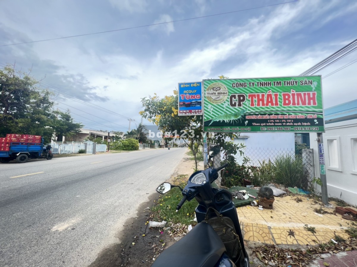 Chủ ngộp cần bán nhanh đất nền 194m2, kèm nhà cấp 4, đường lớn 27m
