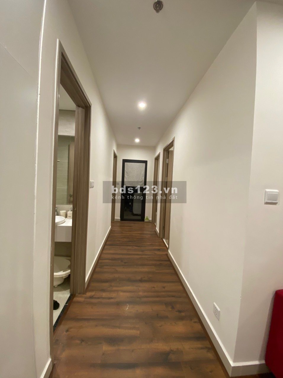 Bán cắt lỗ căn 3 phòng ngủ góc full đồ, giá 2.38 tỷ tại Vinhomes Ocean Park