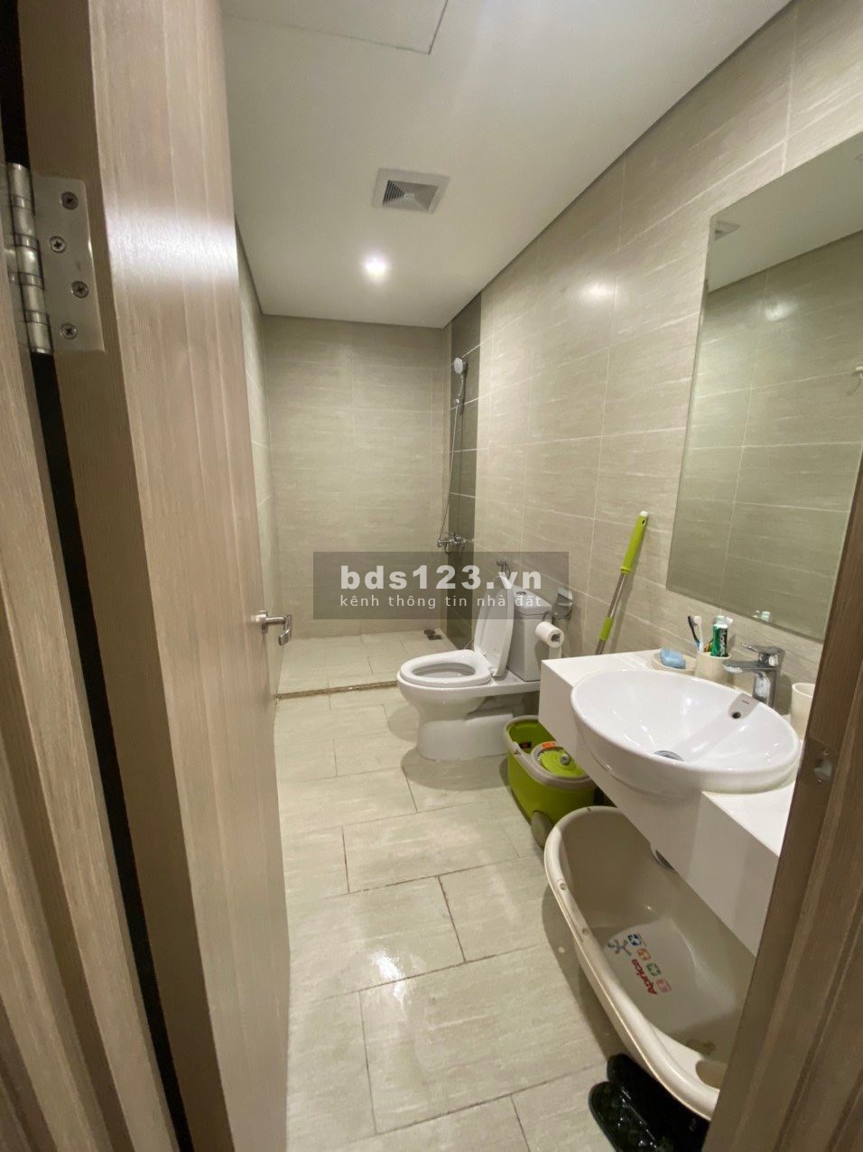 Bán cắt lỗ căn 3 phòng ngủ góc full đồ, giá 2.38 tỷ tại Vinhomes Ocean Park