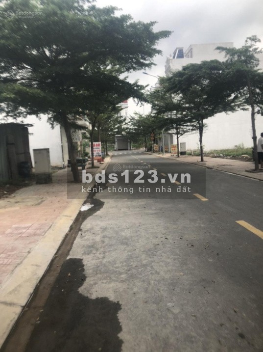 Cần bán căn nhà 80m2 ở Hòa Phú thành phố mới Bình Dương giá 2,5 tỷ sổ hồng riêng