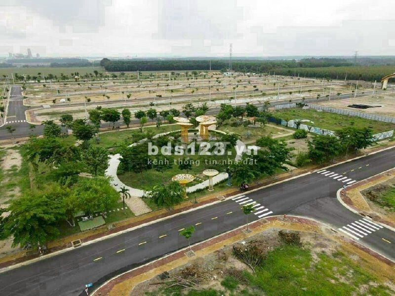 Đất Vsip2 giá rẻ ngay mặt tiền công viên giá tốt, khu dân cư đông đúc