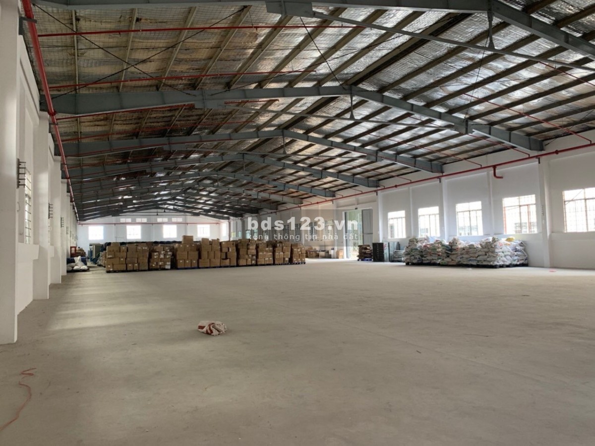 Cho thuê kho xưởng 2500m2 QL 13, Hiệp Bình Phước, Thủ Đức