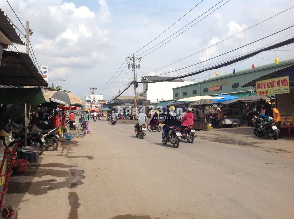 Đất mặt tiền chợ Hưng Long đường Đoàn Nguyễn Tuân, Bình Chánh