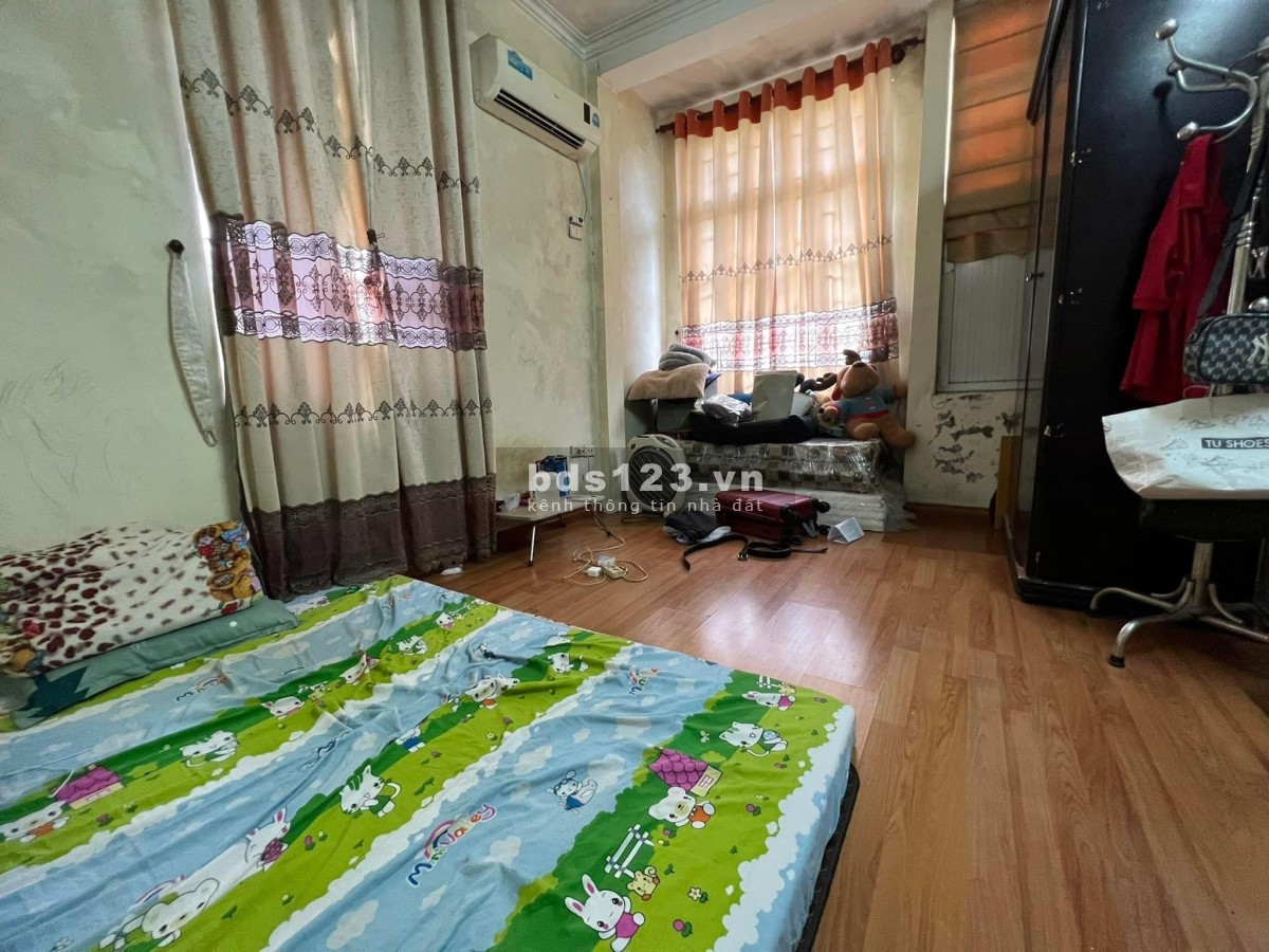 Bán nhà Xã Đàn 5 tầng vuông đẹp, gần phố khu an ninh giá chỉ gần 2 tỷ đồng