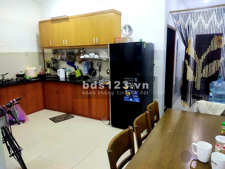 Bán gấp nhà gần ngã tư Hoà Bình và Luỹ Bán Bích, quận Tân Phú, LH 0343875587