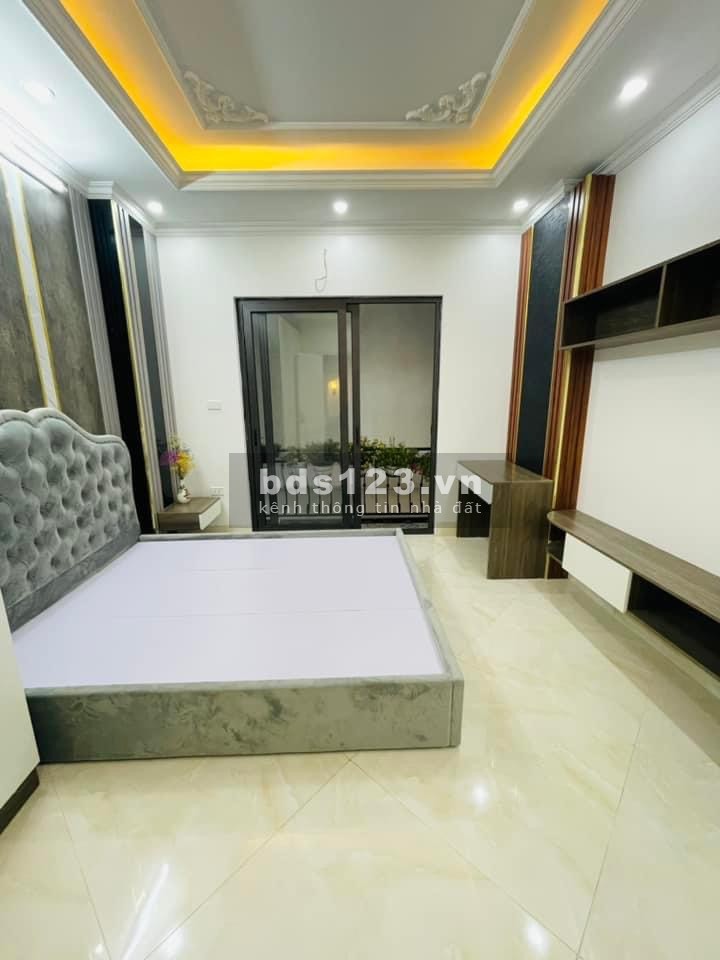 Bán nhà Hoàng Mai nội thất đẹp ở ngay, một nhà ra mặt ngõ ôtô, 38m² x 5 tầng MT 3,9 giá 3 tỷ