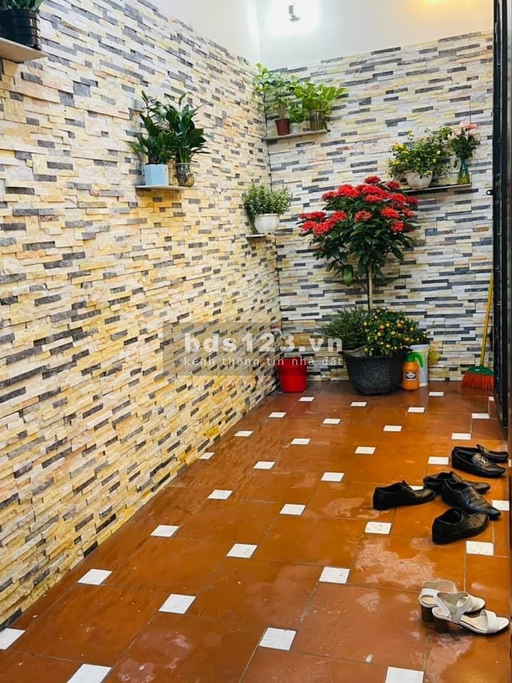 Bán nhà Hoàng Mai nội thất đẹp ở ngay, một nhà ra mặt ngõ ôtô, 38m² x 5 tầng MT 3,9 giá 3 tỷ