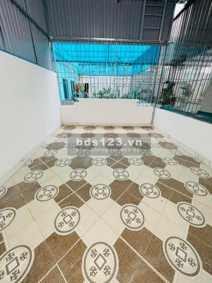 Bán nhà Hoàng Mai nội thất đẹp ở ngay, một nhà ra mặt ngõ ôtô, 38m² x 5 tầng MT 3,9 giá 3 tỷ