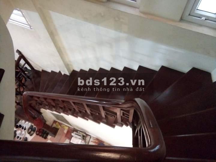 Bán nhà ngõ Hào Nam chính chủ diện tích 49m² nội thất cơ bản đầy đủ