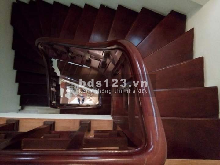 Bán nhà ngõ Hào Nam chính chủ diện tích 49m² nội thất cơ bản đầy đủ