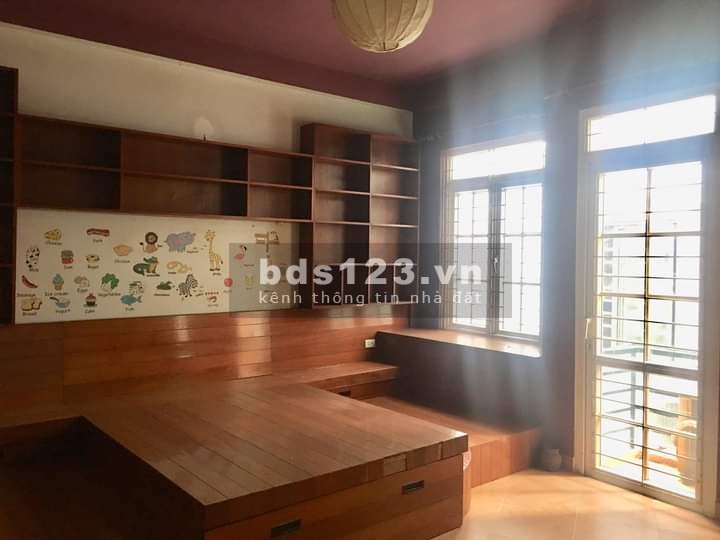 Bán nhà ngõ Hào Nam chính chủ diện tích 49m² nội thất cơ bản đầy đủ