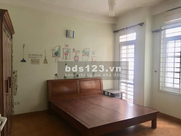 Bán nhà ngõ Hào Nam chính chủ diện tích 49m² nội thất cơ bản đầy đủ