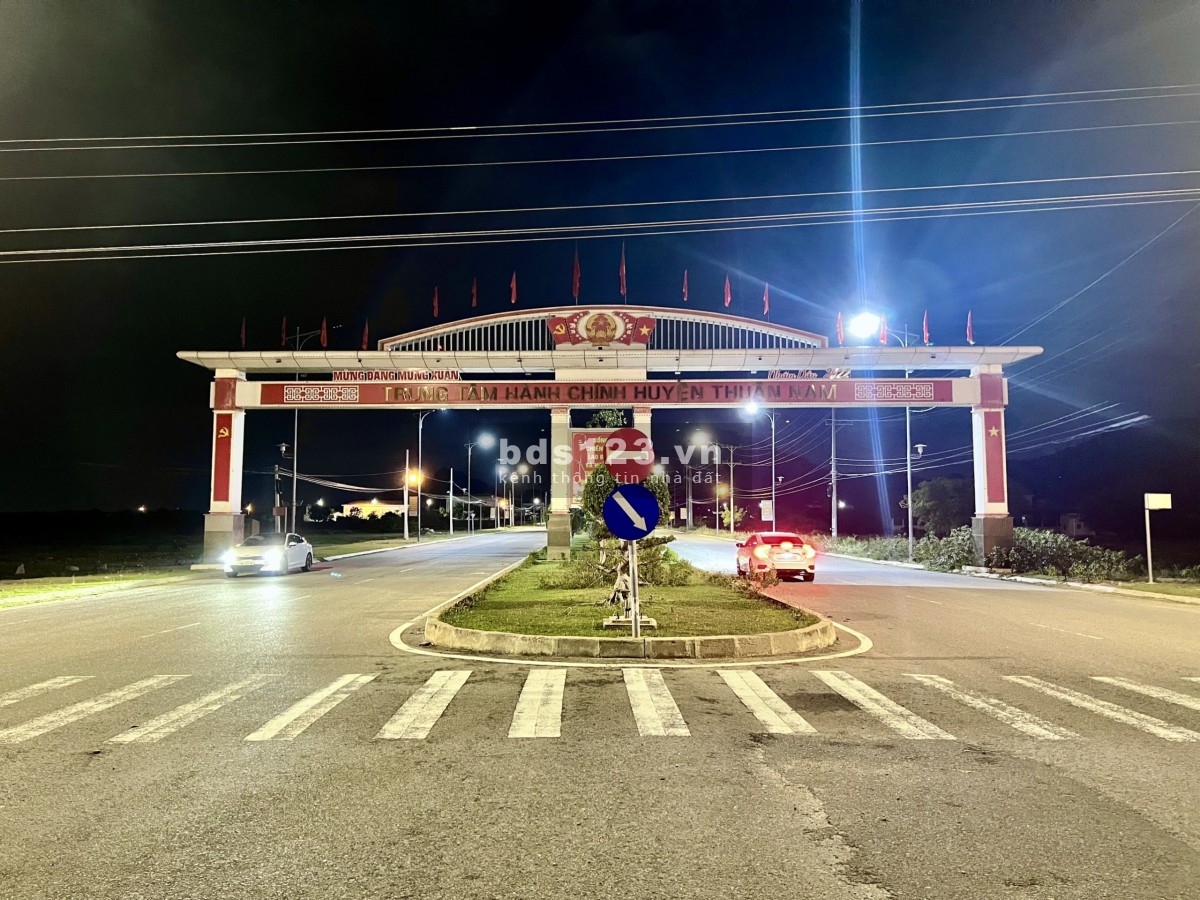 Kẹt tiền cần bán gấp 1 lô đất thổ cư 150m2 ở TTHC Huyện Thuận Nam chỉ 6.2triệu/m2