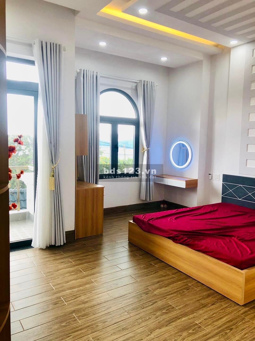 Bán nhà mặt tiền DT747 ngay trung tâm hành chính thị xã Tân Uyên