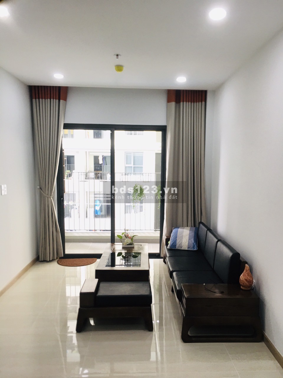 Cần bán gấp căn hộ Bcons Green View 2pn2wc giá 1tỷ7 đầy đủ nội thất
