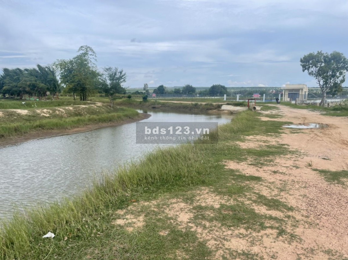 Bán rẻ lô đất 5458m2 Hồng Liêm, Mặt tiền đường có thể hiện trên sổ, kế bên KDL Safari 3300ha