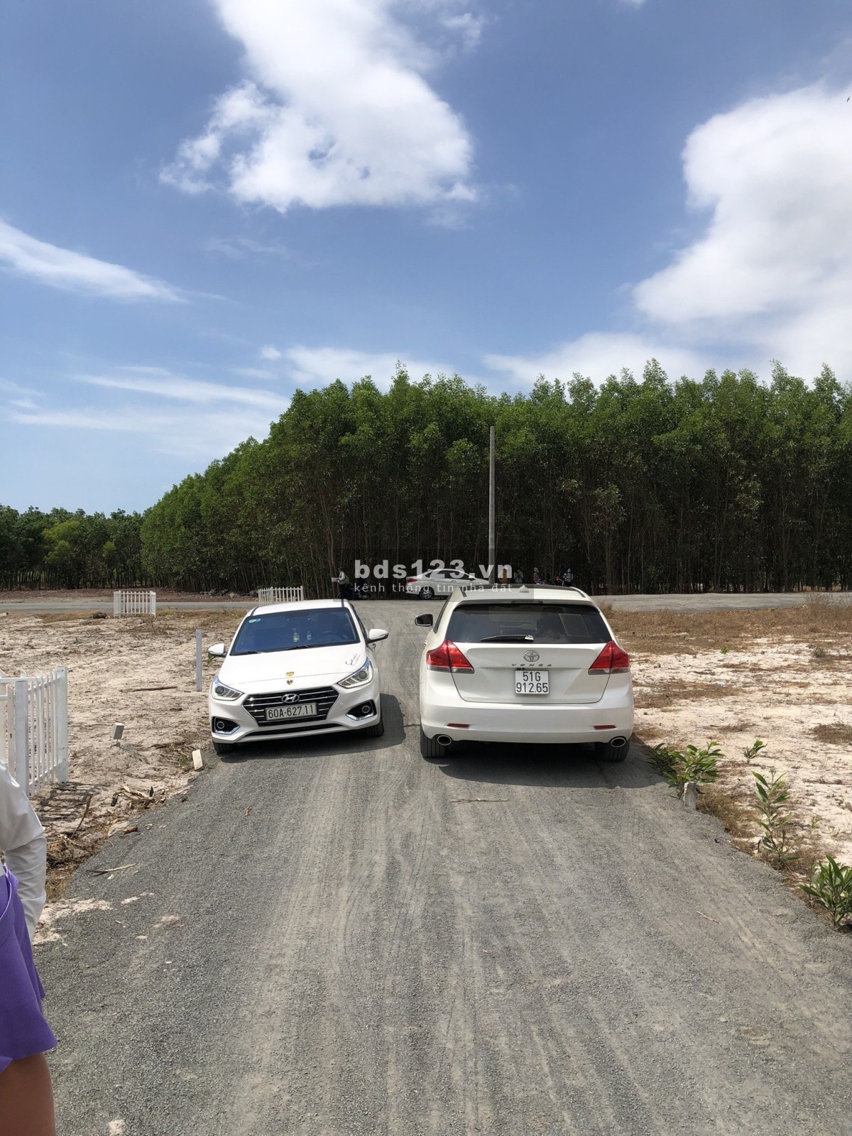 Bán gấp 2 lô đất sổ đỏ thổ cư, ngay sân bay Lộc An Hồ Tràm, cách KDL Hồ Tràm 2.5km. Giá cực rẻ