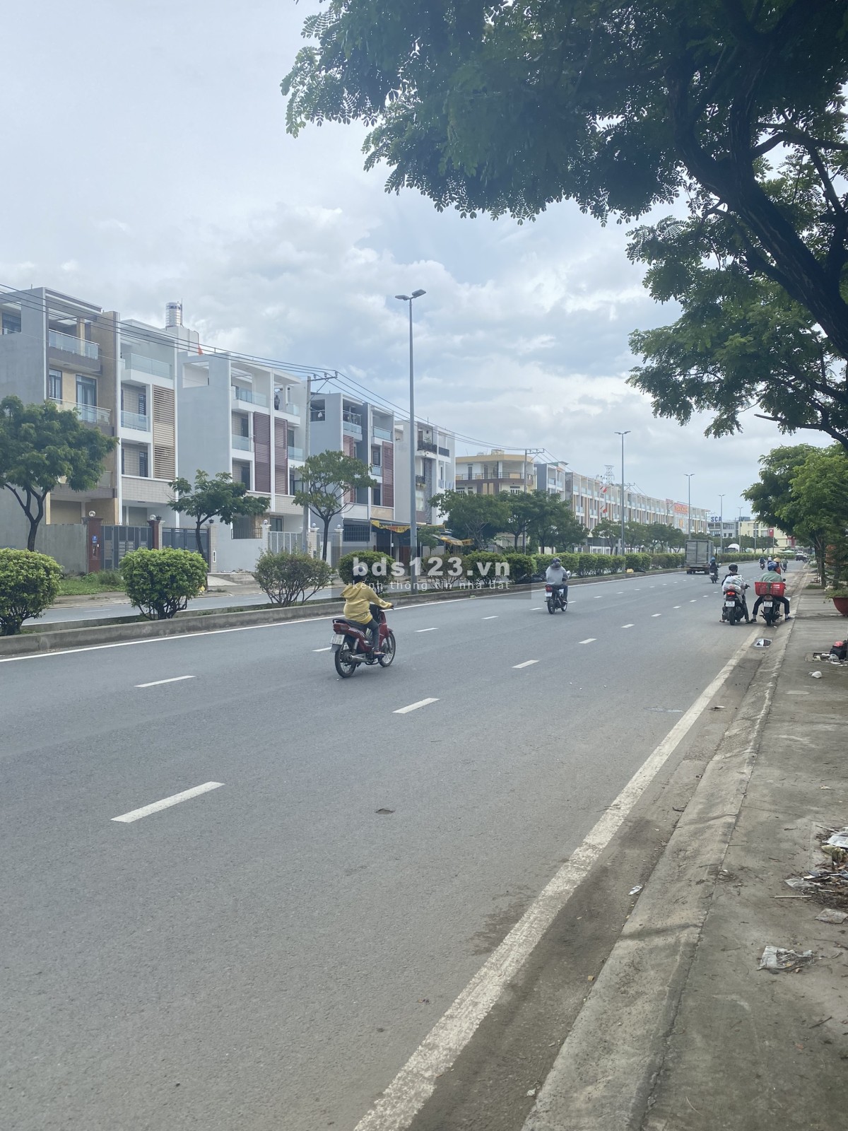Chính chủ bán đất mặt tiền đường Phạm Hùng nối dài, xã Bình Hưng, huyện Bình Chánh, TPHCM